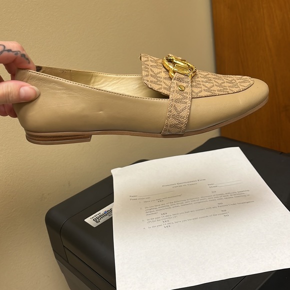 Michael Kors Tan flats - Picture 4 of 10